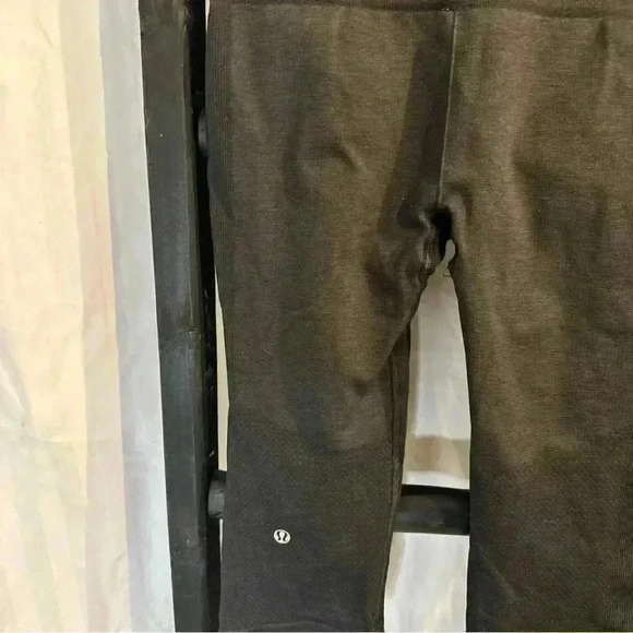 Lululemon Black Capri Leggings - Picture 6 of 8